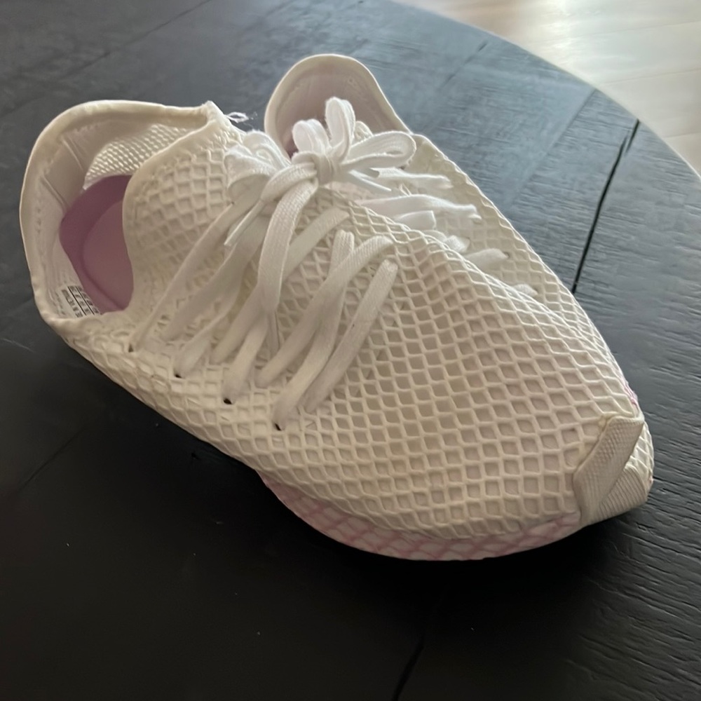 WOMEN’s Adidas Sneakers